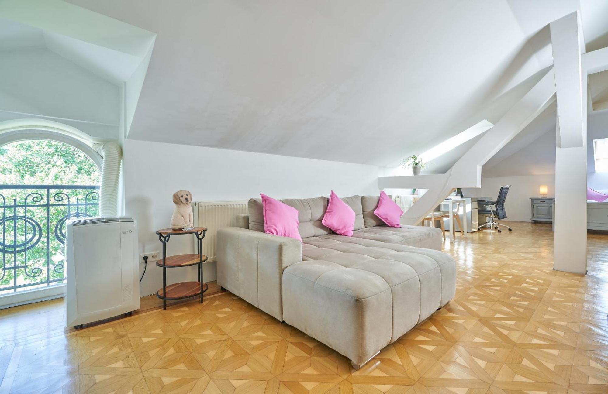 Big Apartment In Guesthouse Баден Екстериор снимка