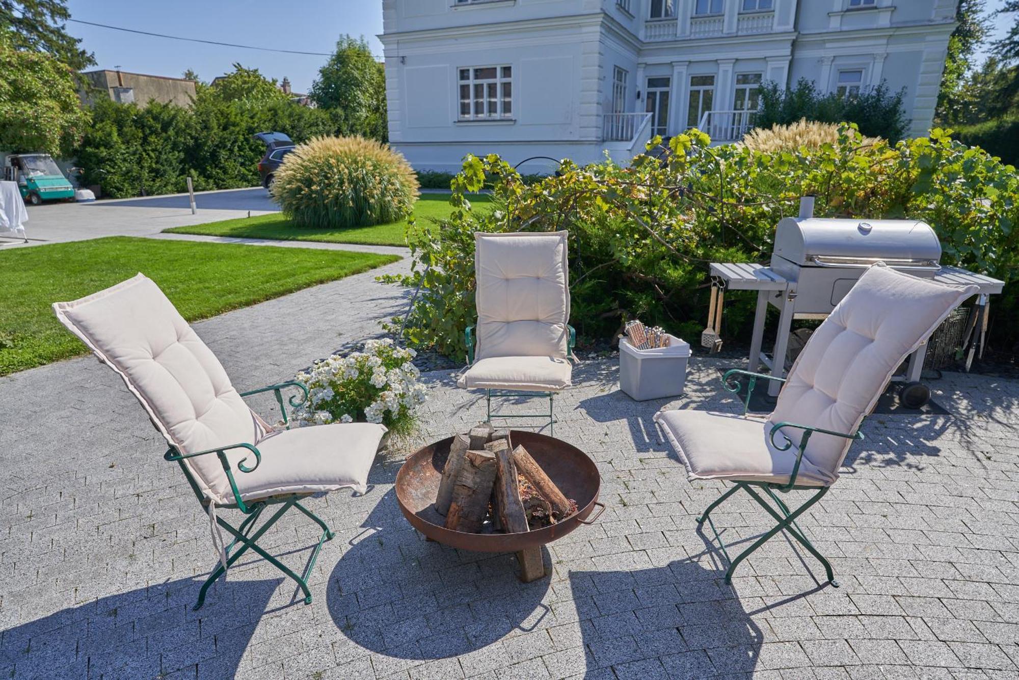 Big Apartment In Guesthouse Баден Екстериор снимка